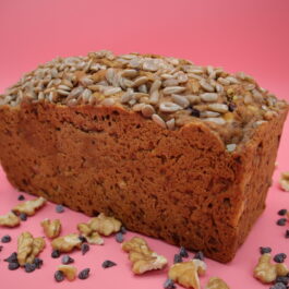 Vegan bananen-notenbrood met walnoot en pure chocolade